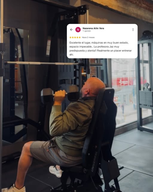 Otra reseña de Google sobre Norvik compartida en Instagram